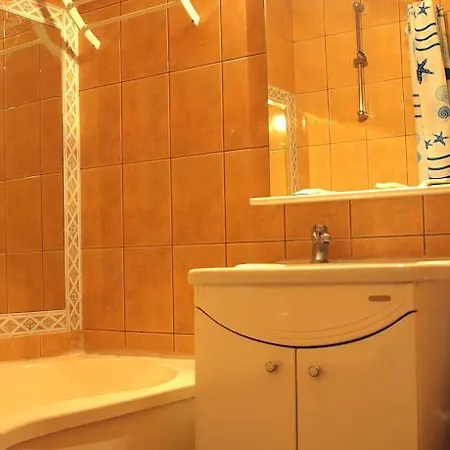 روسويتس أبارتمنت أكوموديشَن * بوخارست