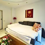 Rosuites *